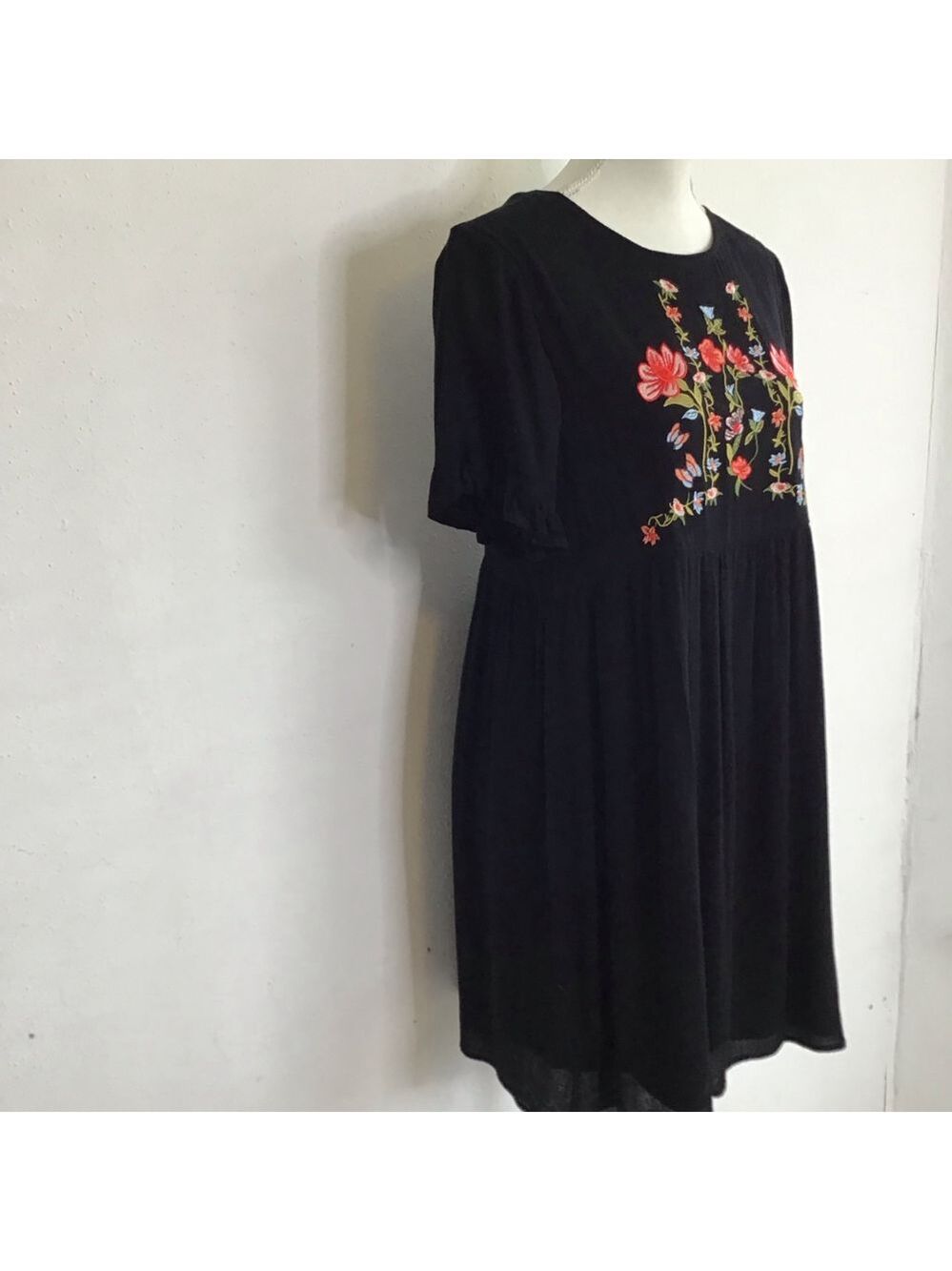 Everleigh Women Black Floral Embroidered Fun Mini Dress XS - Picture 5 of 14